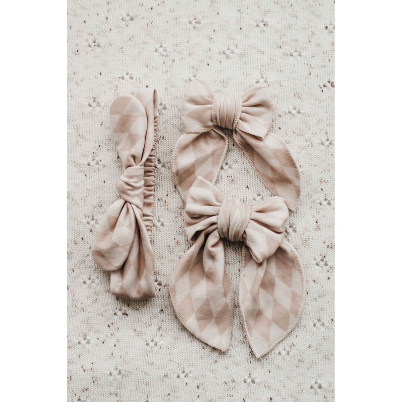 Bencer & Hazelnut – Diamond Bows | Rose