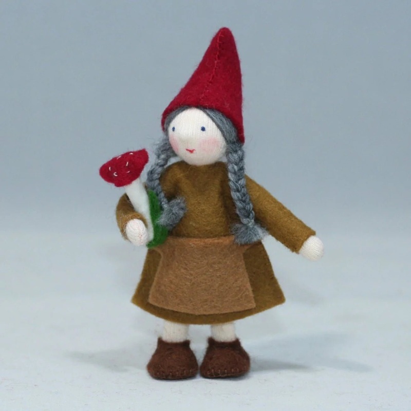 Forest Gnome Family – Granny
