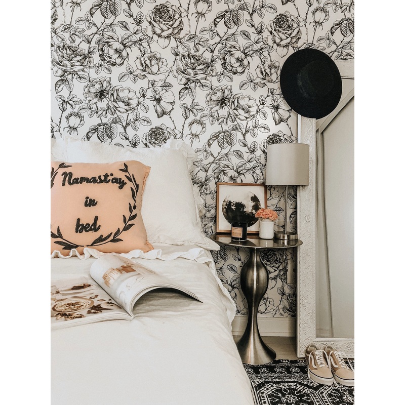 Black and White Floral Wallpaper