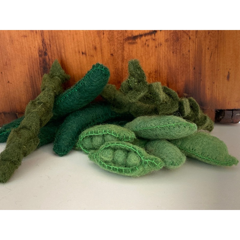 Kitchen Play Food – Wool Felted GREEN PEAS & GREEN BEANS & ASPARAGUS, 12 pieces!