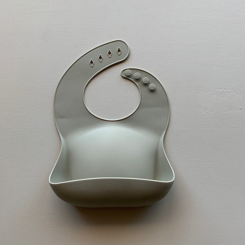 Solid Silicone Bib in Oyster by Rommer