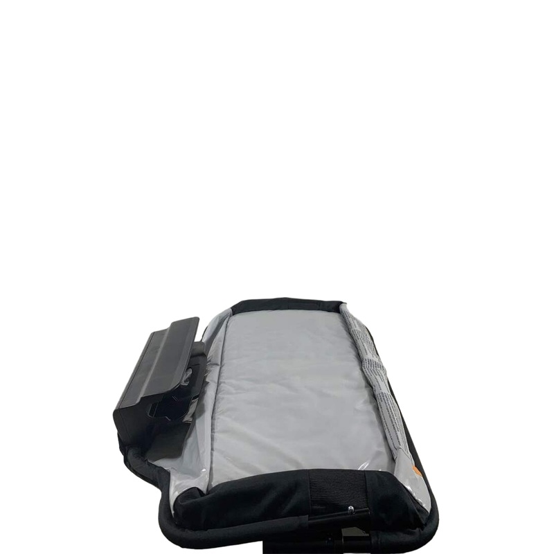 4moms Breeze Flip Changer