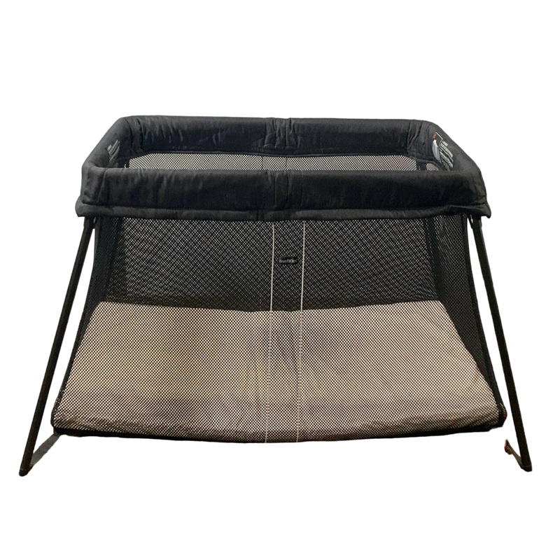 BabyBjorn Travel Crib Light Bundle with Fitted Sheet, Black