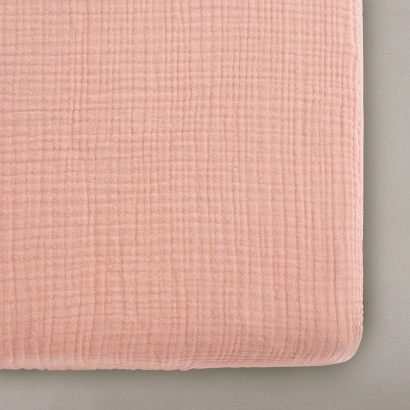Oilo Rosette Pink Premium Muslin Crib Sheet