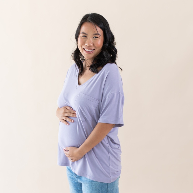 Womens Relaxed Fit V-Neck in Taro