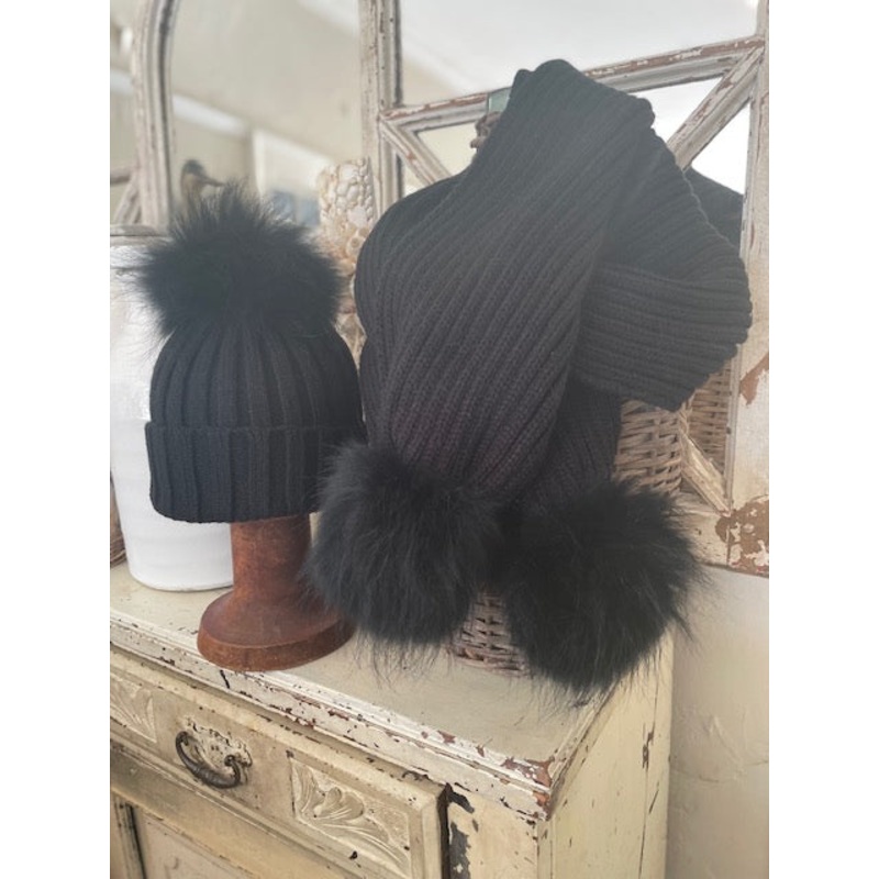 Fur Pom Pom Beanie & Scarf Set – Black