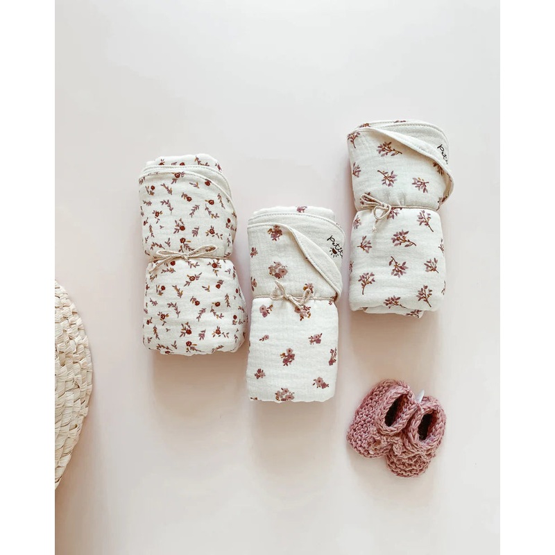 Large Muslin Blanket | Vintage Rose Flowers | Petit Evelina