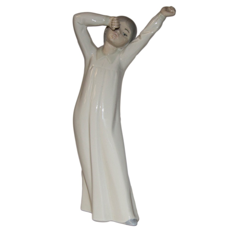 Lladr Figurine: Nao 0561 Girl Yawning