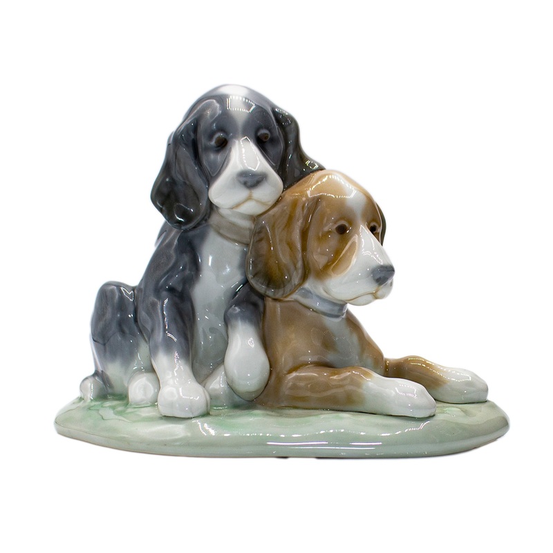 Lladr Figurine: Nao 1046 Two Pups