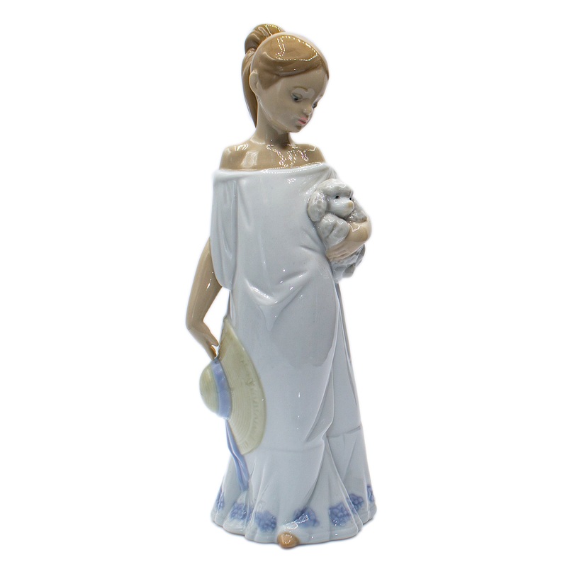 Lladr Figurine: Nao 1433 Together in the Countryside