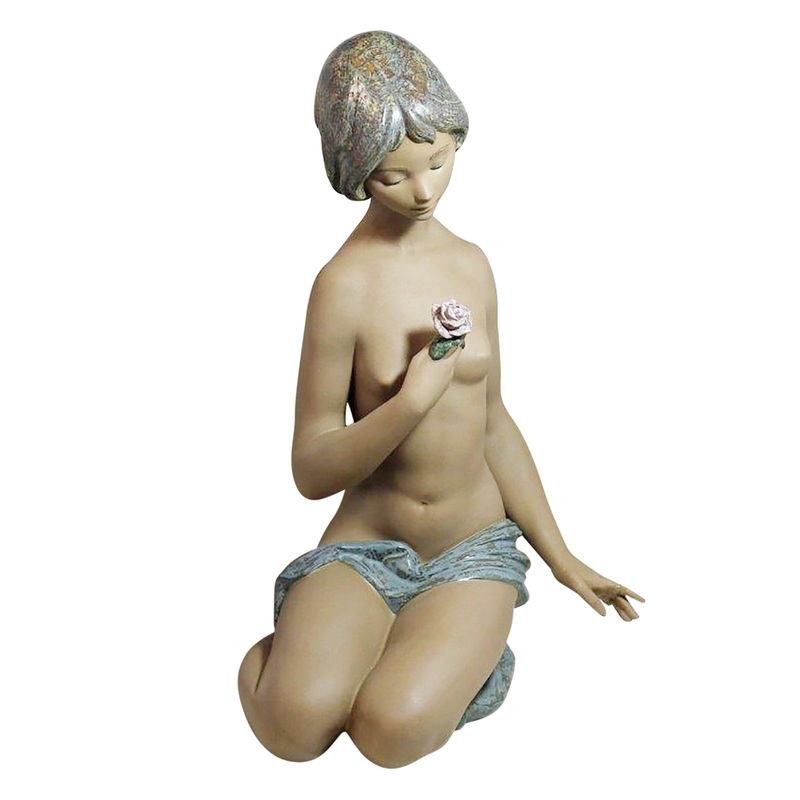 Lladr Figurine: 13517 Nude with Rose