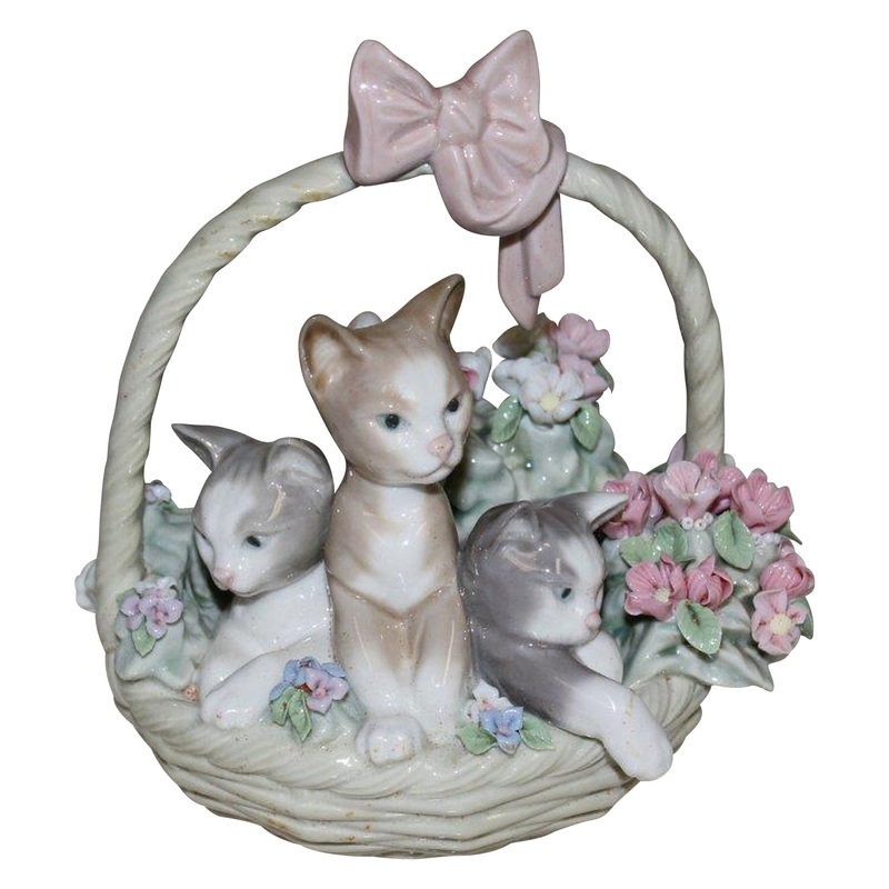 Lladr Figurine: 1444 Purr-Fect