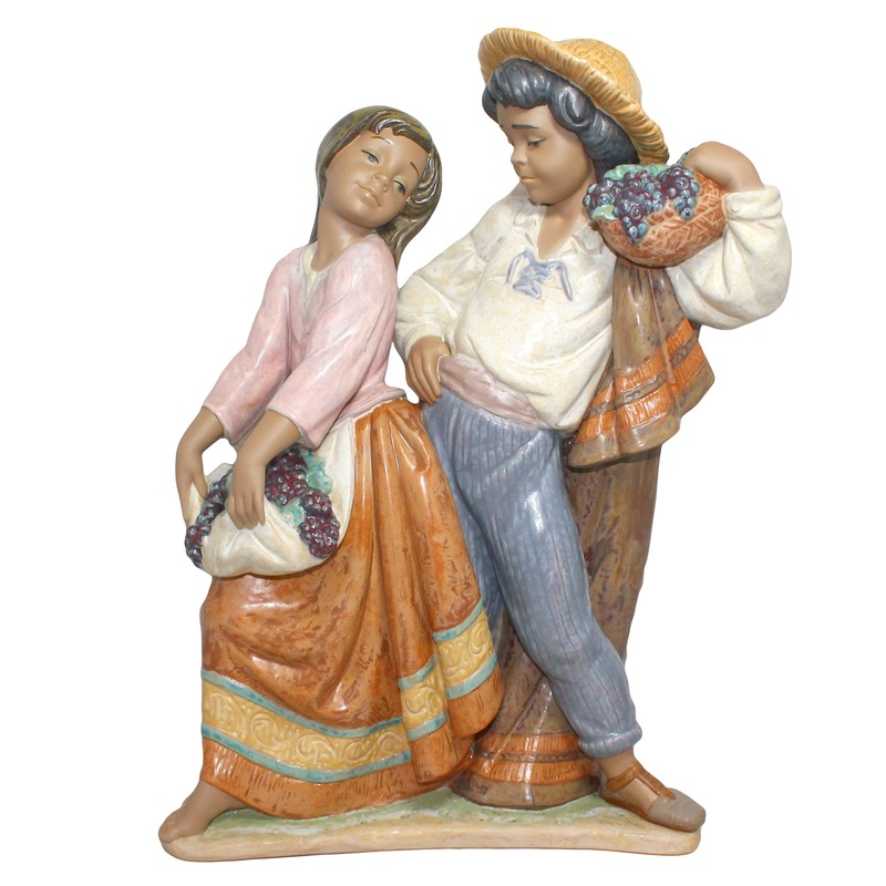 Lladr Figurine: 2359 First Crush