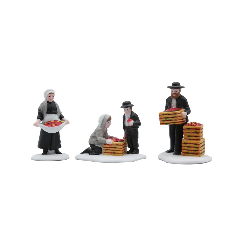 Department 56: 59480 Amish Family – Set of 3