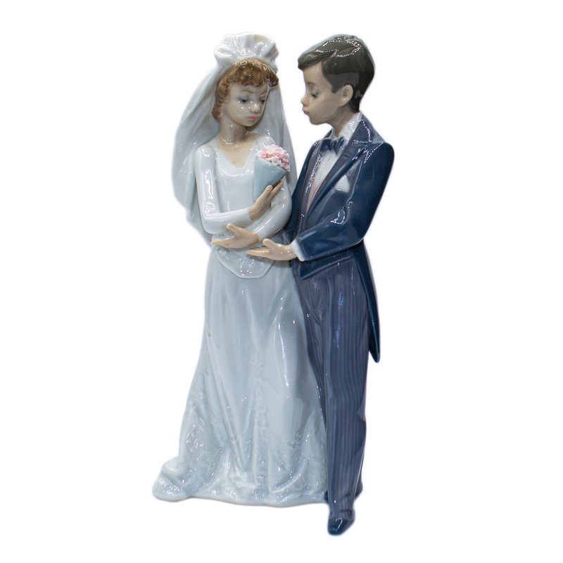 Lladr Figurine: 5885 From This Day Forward