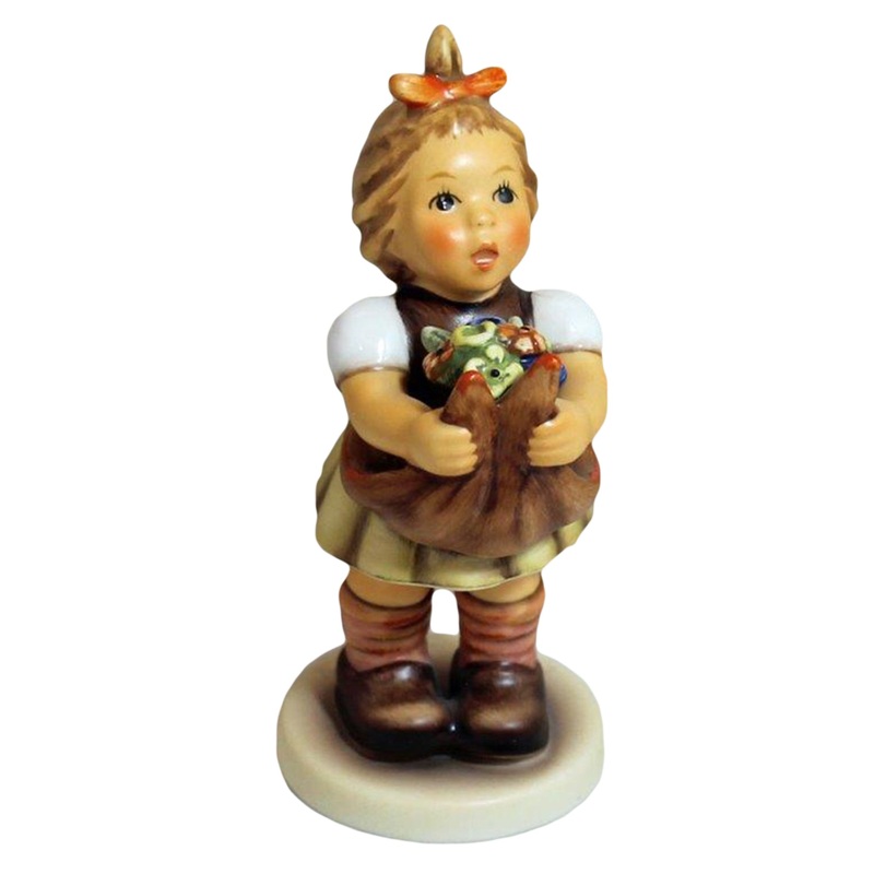 Hummel Figurine: Loving Wishes – 573/2/0