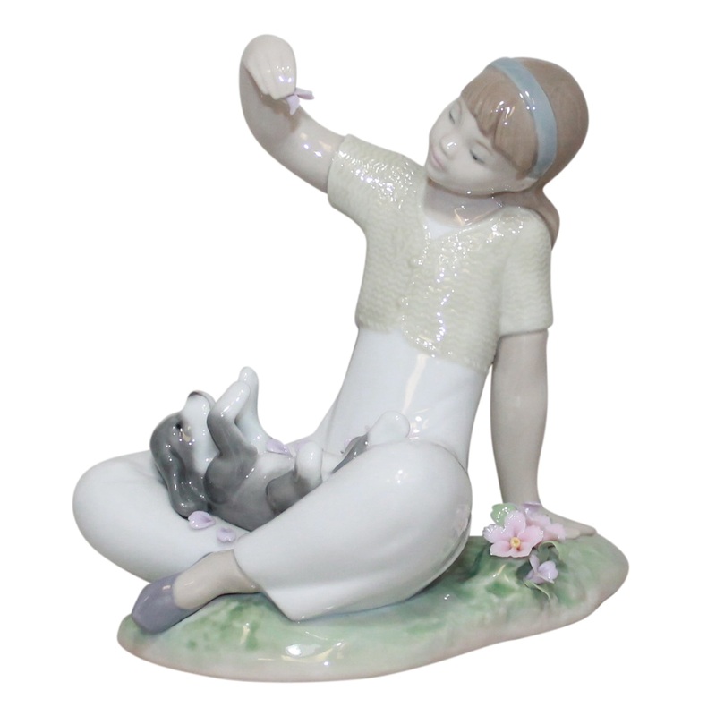 Lladr Figurine: 7711 Playtime with Petals