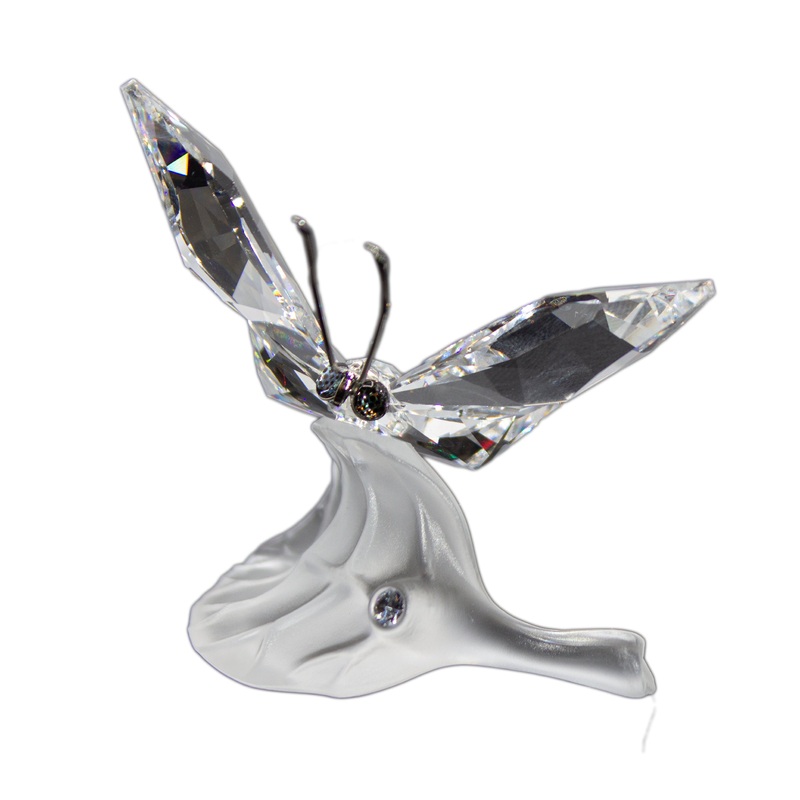 Swarovski Crystal: 182920 Butterfly on Leaf