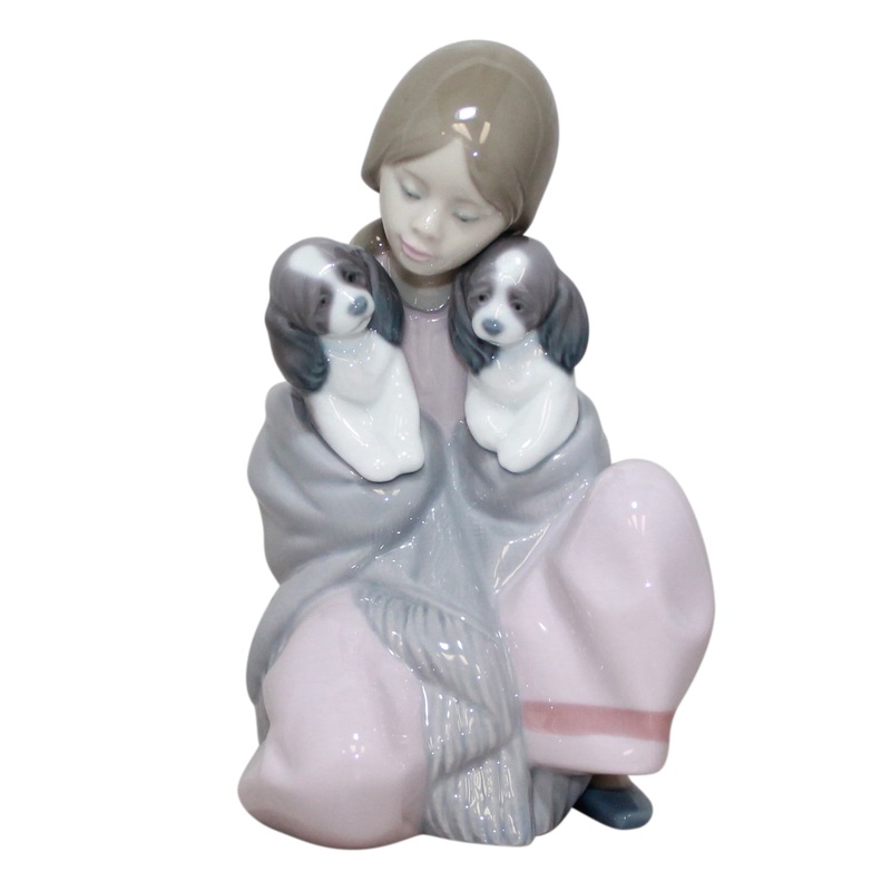 Lladr Figurine: 6226 Snuggle Up