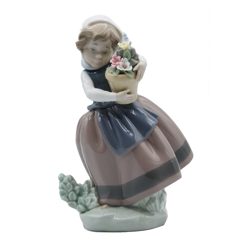 Lladr Figurine: 5223 Spring is Here