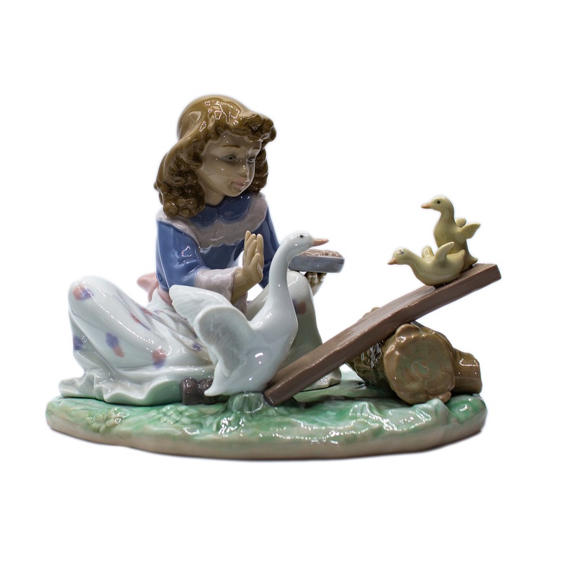 Lladr Figurine: 6025 Sample