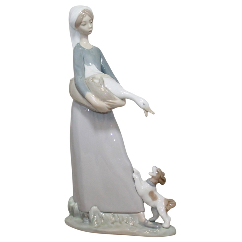Lladr Figurine: 4866 Girl w/ Goose & Dog