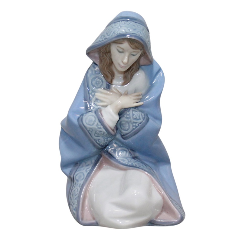 Lladr Figurine: 5477 Mary