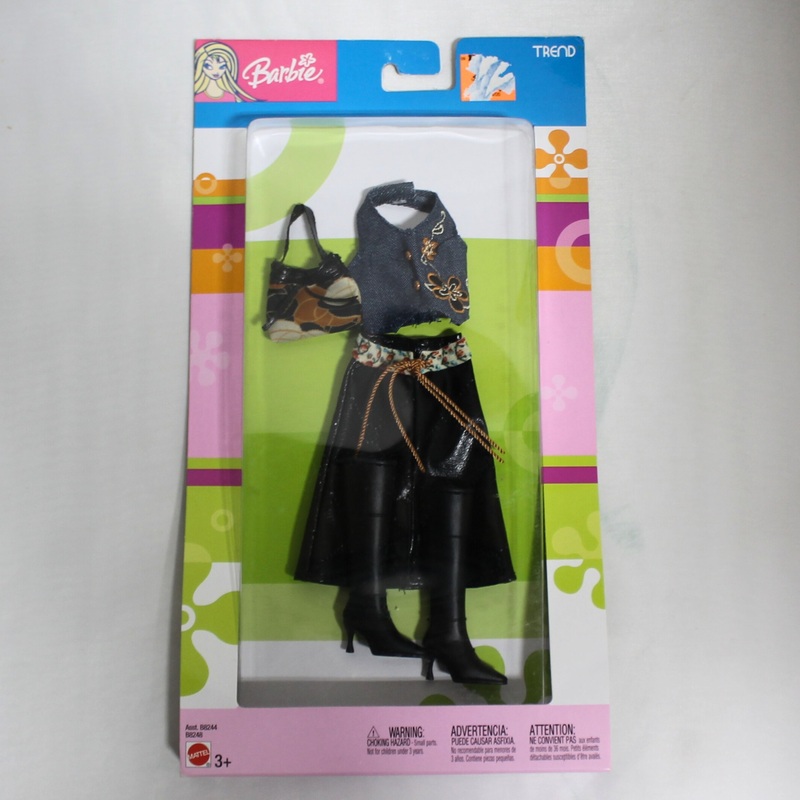 Barbie: B8252 Trend Fashion Doll Outfit Set