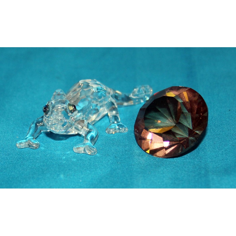Swarovski Figurine: 291134 Chameleon with Chaton