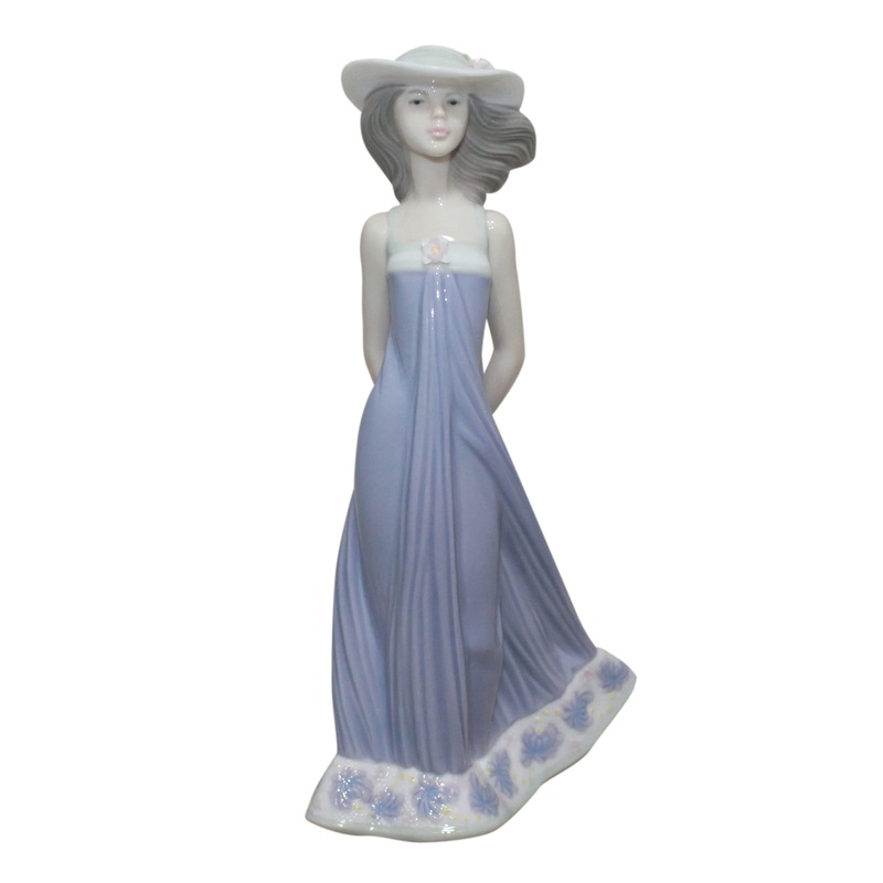 Lladr Figurine: 5644 Susan