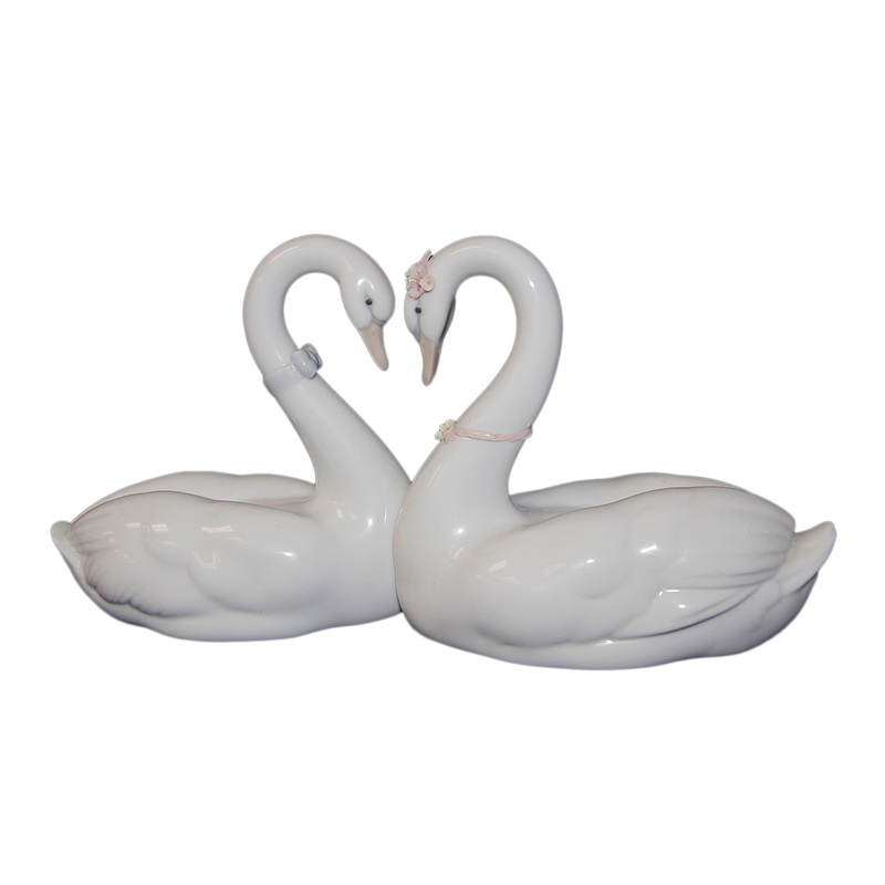 Lladr Figurine: 6585 Endless Love