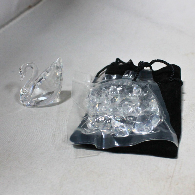 Swarovski SCS Swan and Bag of Hearts – 277532