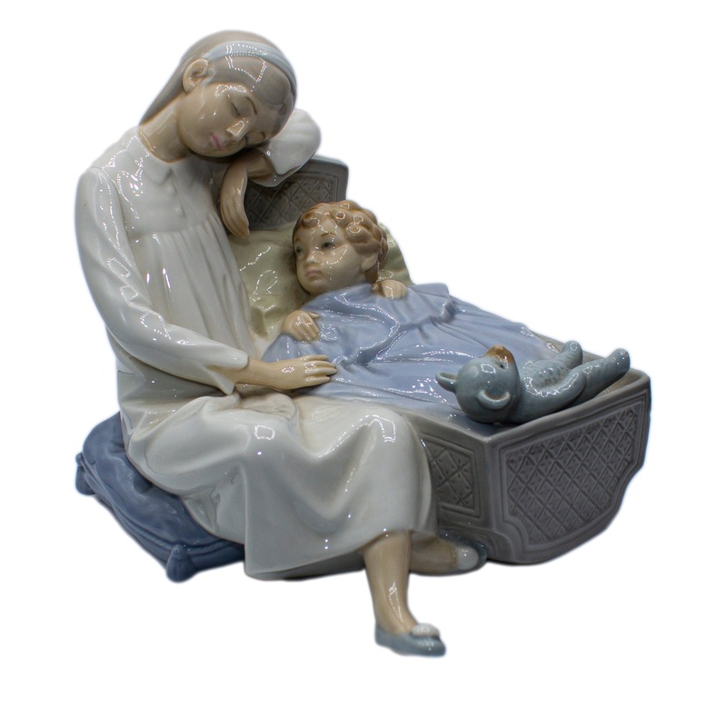 Lladr Figurine: Nao 0198 The Cradle