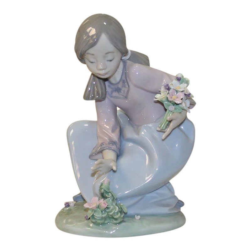 Lladr Figurine: 5895 Bouquet of Blossoms