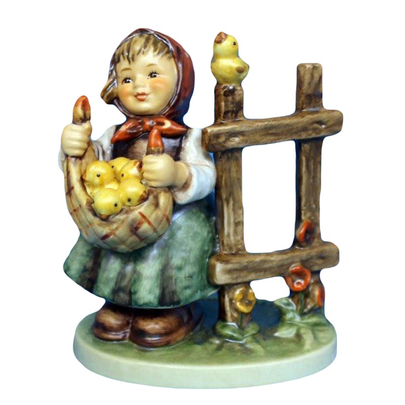 Hummel Figurine: Chicken-Licken – 385