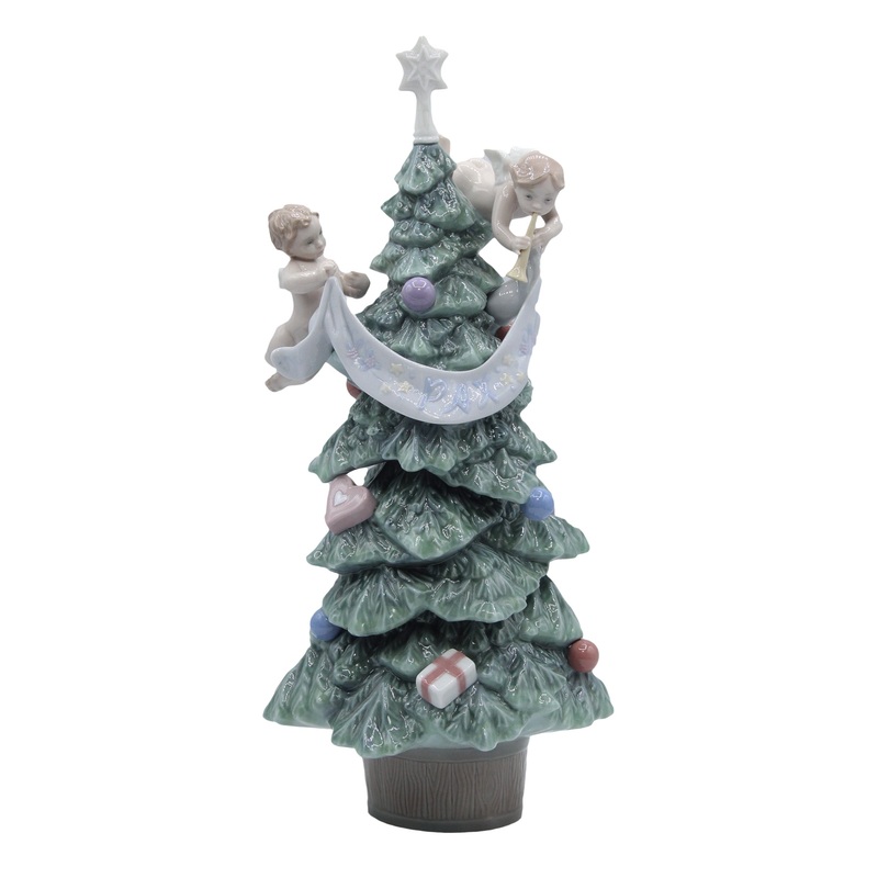 Lladr Figurine: 8403 Evergreen of Peace