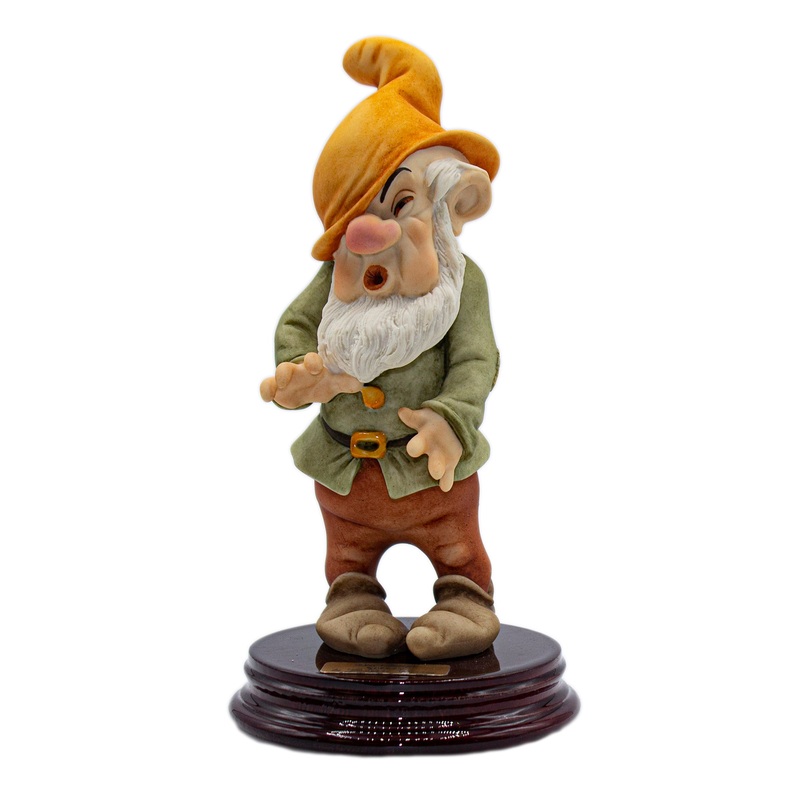 Giuseppe Armani Figurine: 0914c Sneezy