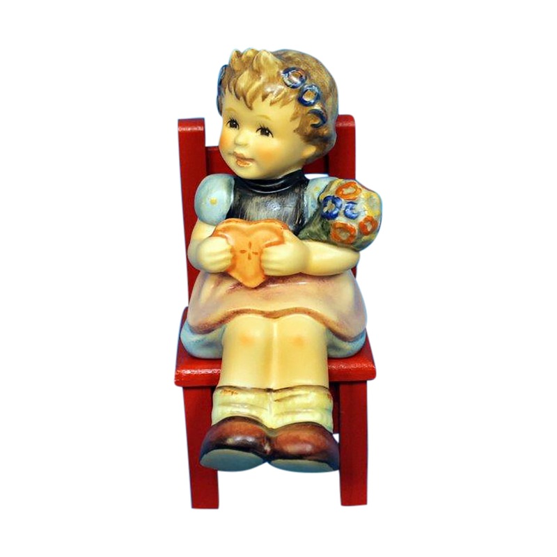 Hummel Figurine: Heart’s Delight – 698
