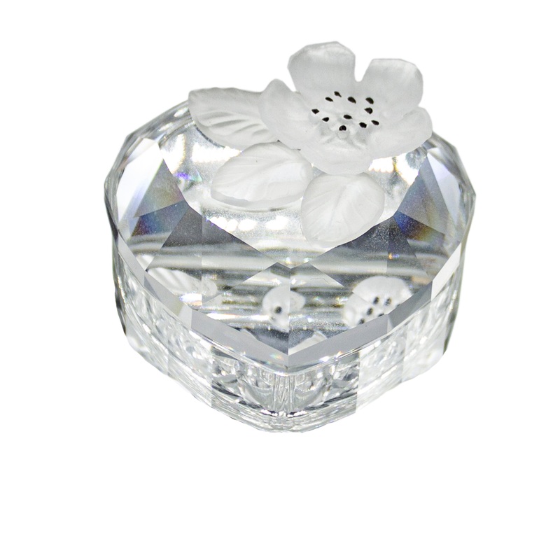 Swarovski Figurine: 010095 Flower Treasure Heart Box