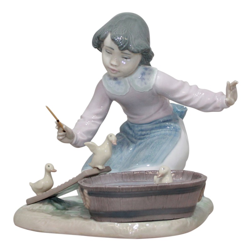 Lladr Figurine: 5959 It’s Your Turn