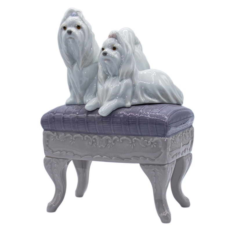 Lladr Figurine: 6688 Looking Pretty