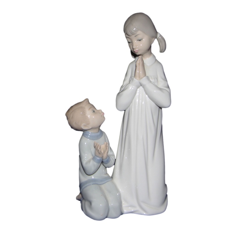 Lladr Figurine: 4779 Teaching to Pray