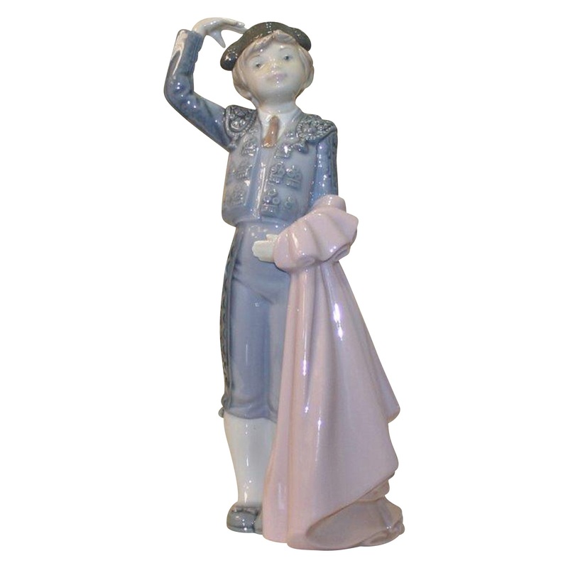 Lladr Figurine: 5117 Proud Matador