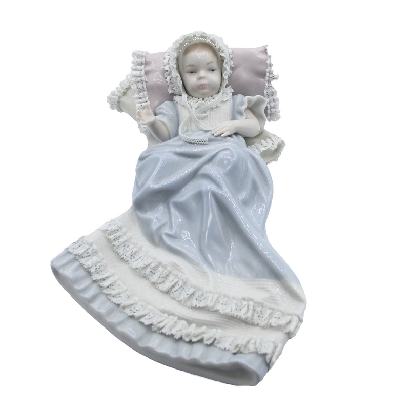 Lladr Figurine: 5618 Christening