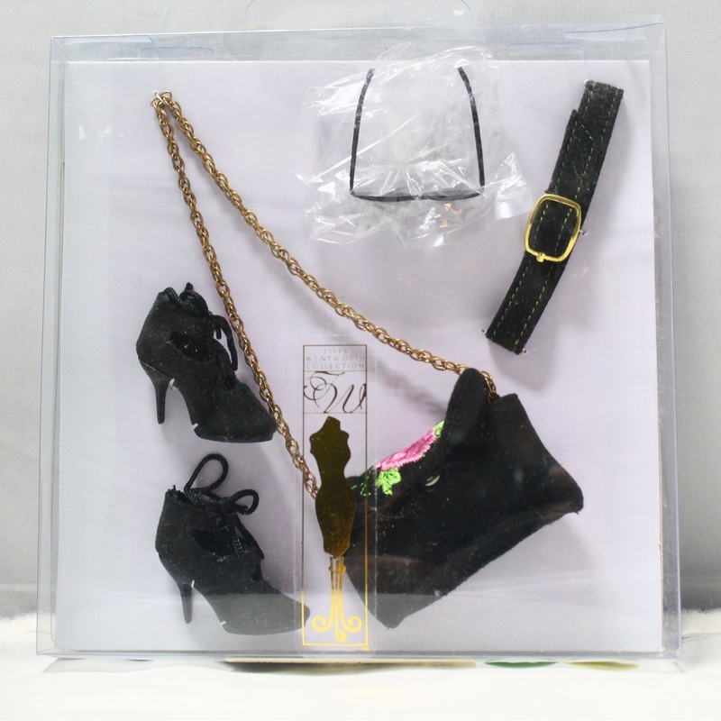 Tonner, Black Suede Accessory Set