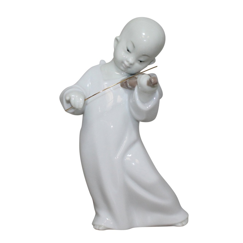 Lladr Figurine: 4536 Chinese Angel