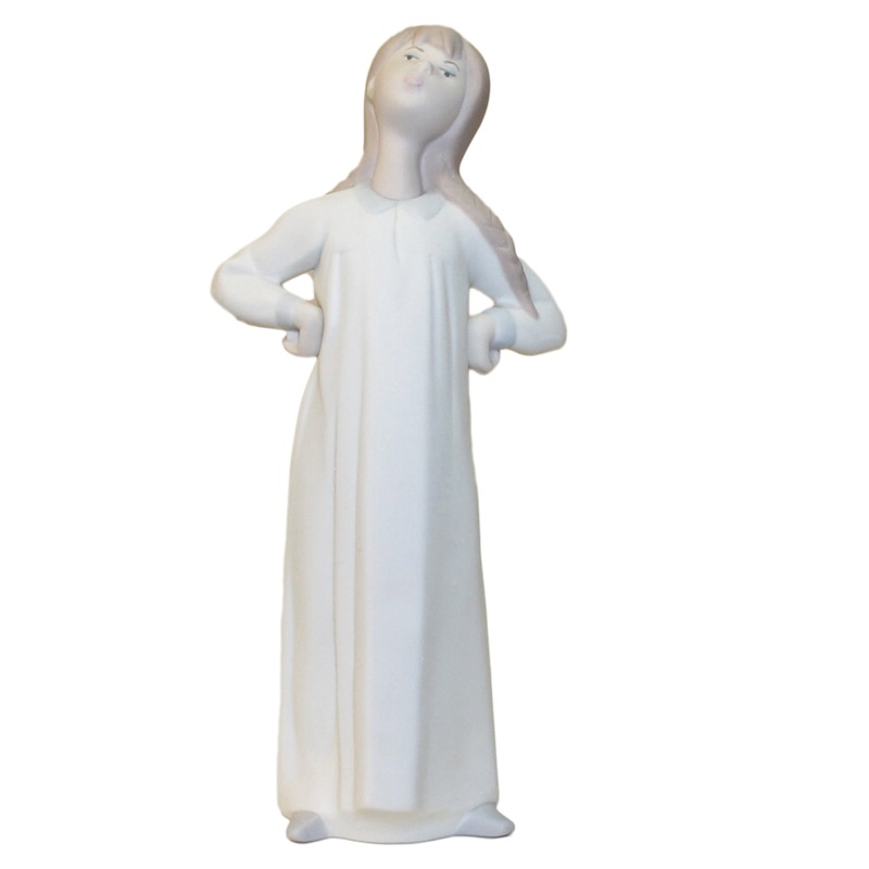 Lladr Figurine: 4872m Girl Stretching