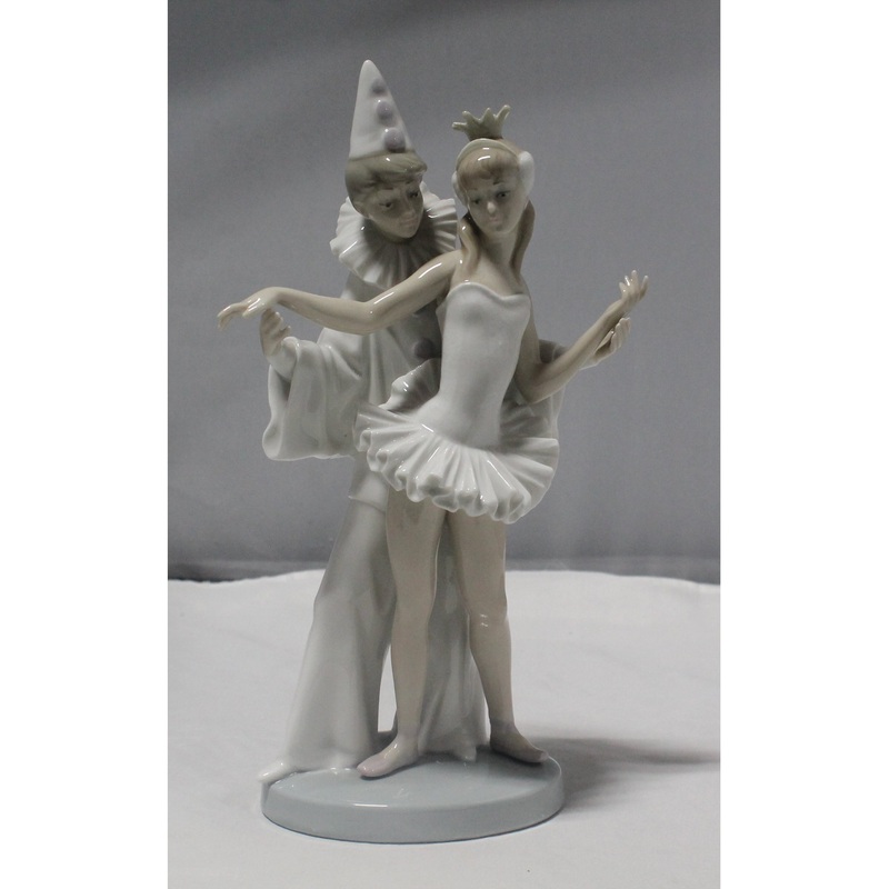 Lladr Figurine: 4882 Carnival Couple| Glazed Finish | Please Read