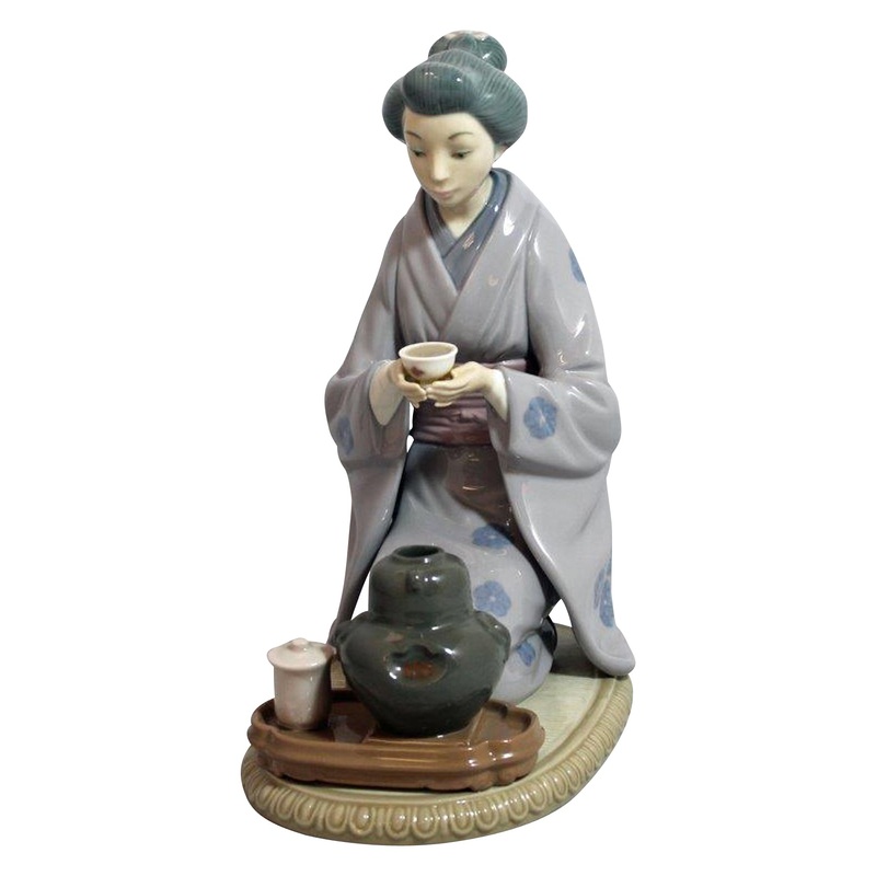 Lladr Figurine: 5122 August Moon