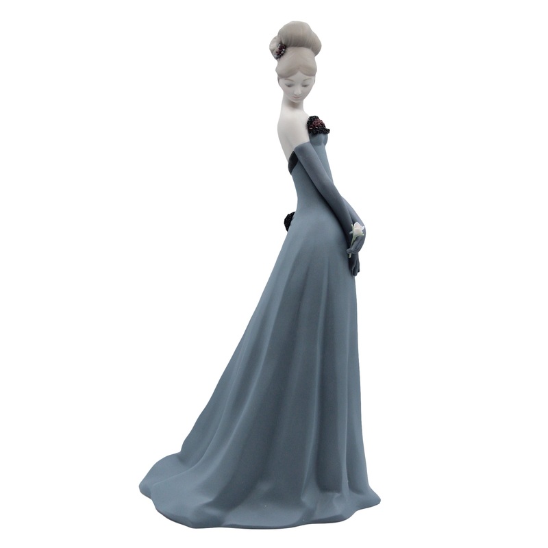 Lladr Figurine: 9260 Gala Dance | 2017 Annual Piece